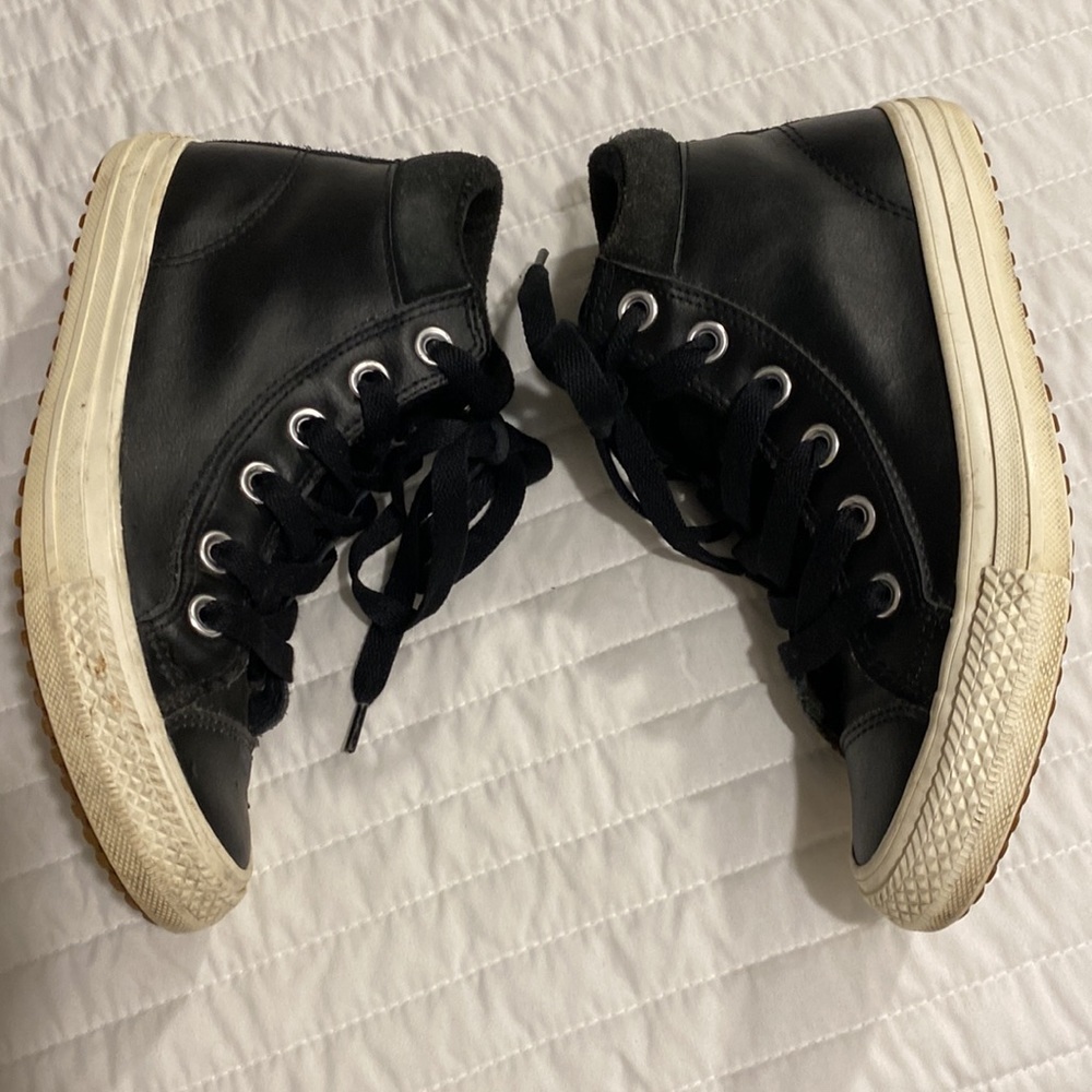 Converse black leather high top sneakers size 3 - Picture 3 of 7